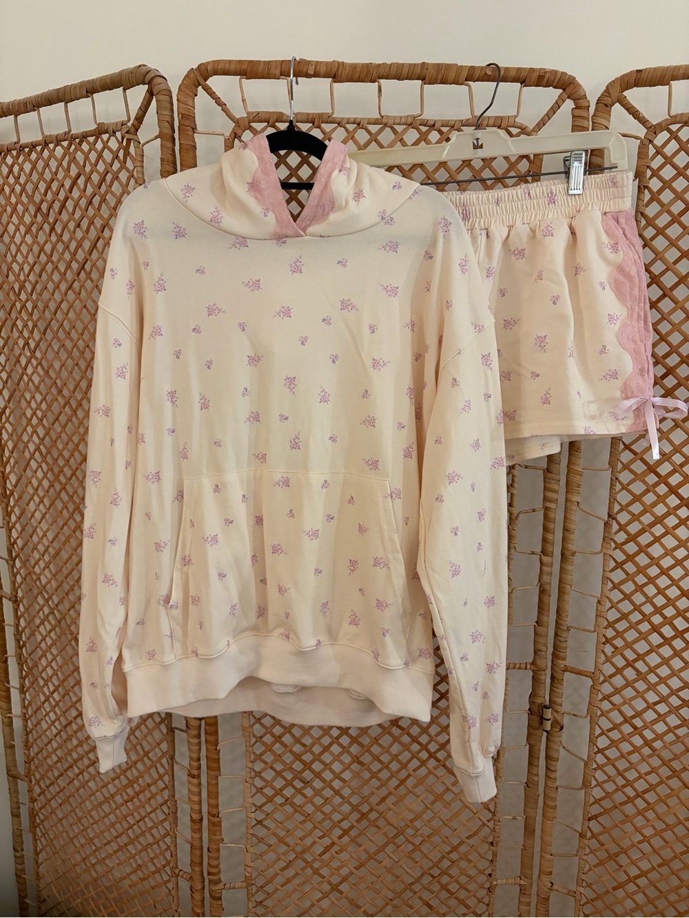 Women's Pale Yellow & Pink Floral Print Lounge Hoodie & Shorts Set w/ Lace Trim - Picture 10 of 10